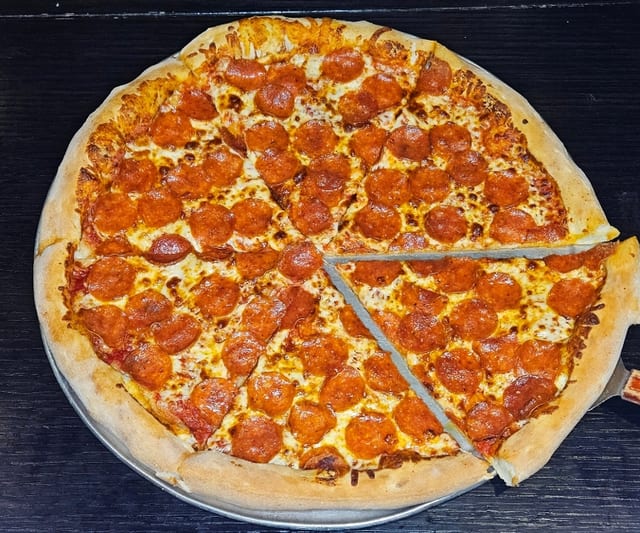 CLASSIC PEPPERONI & 4 CHEESE (18").